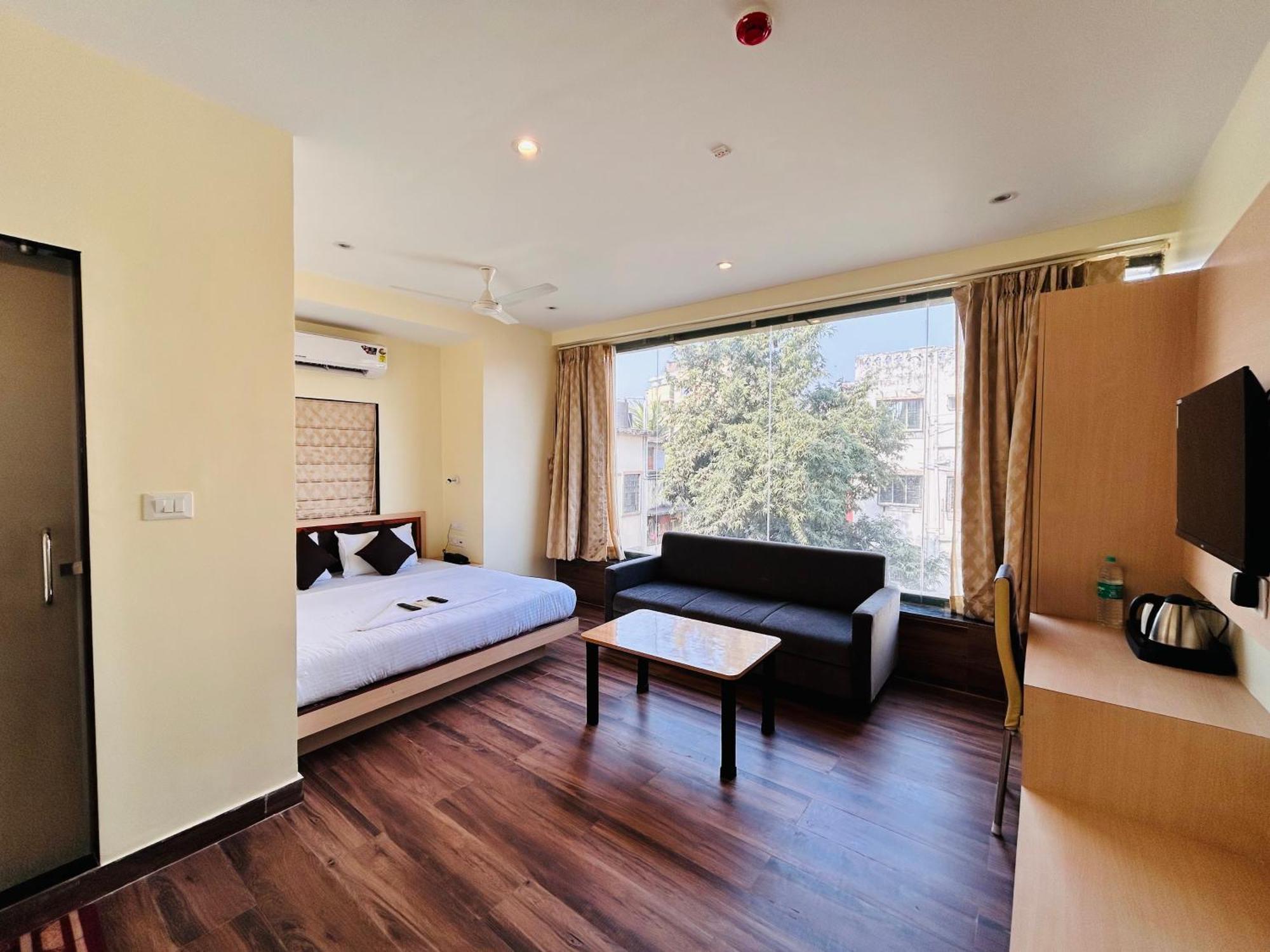Golden Square - Kolkata Airport Otel Dış mekan fotoğraf