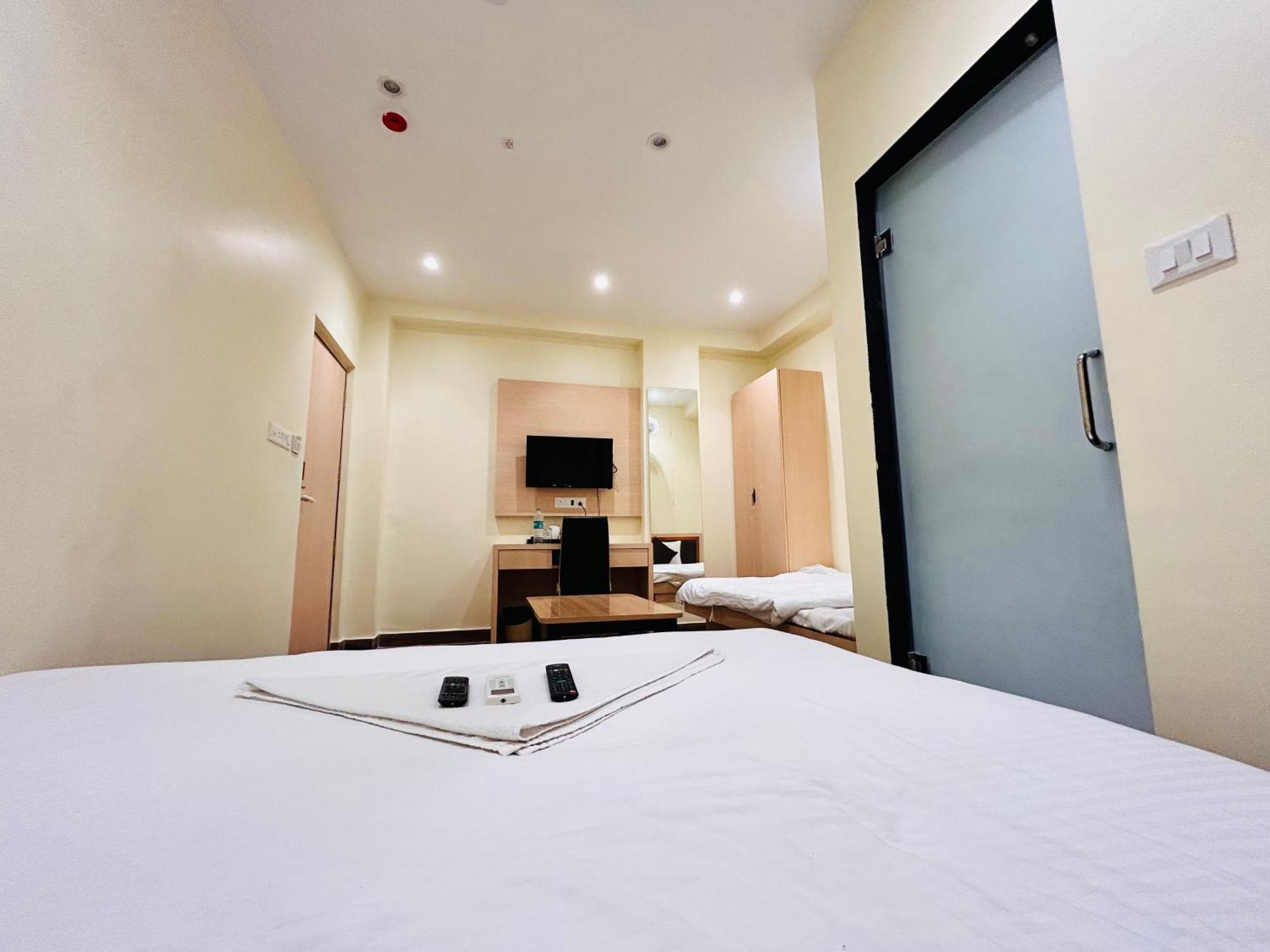 Golden Square - Kolkata Airport Otel Dış mekan fotoğraf