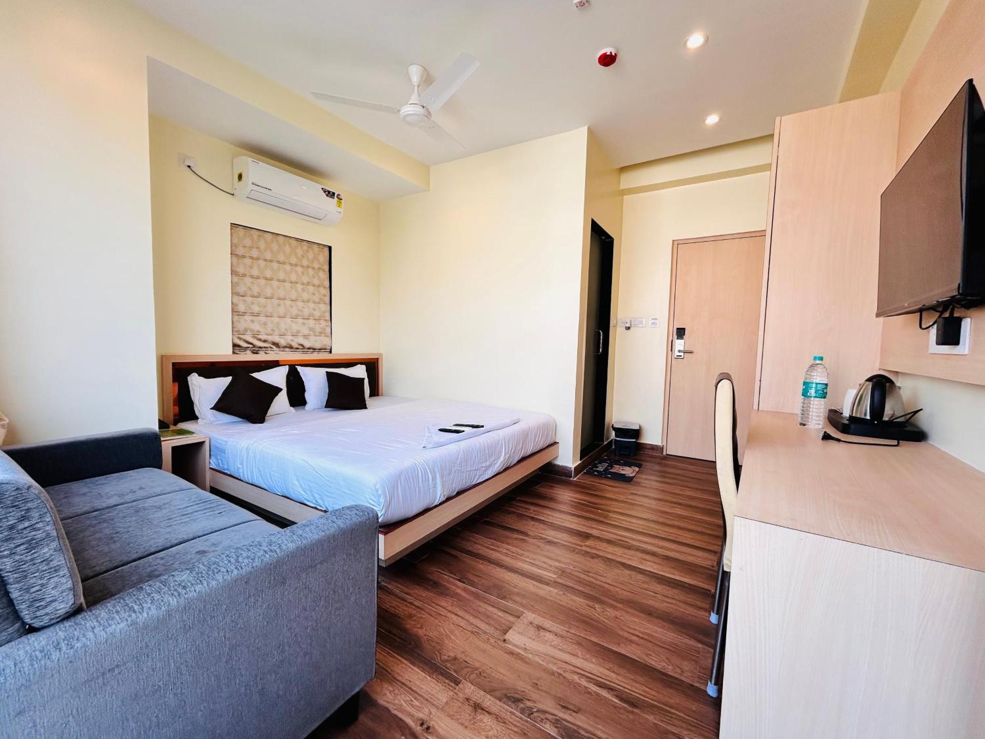 Golden Square - Kolkata Airport Otel Dış mekan fotoğraf