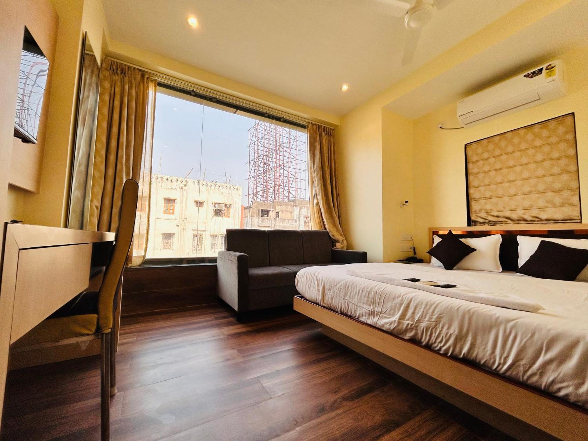 Golden Square - Kolkata Airport Otel Dış mekan fotoğraf
